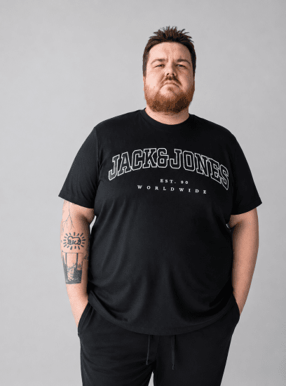 Jack & Jones CALEB VARSITY O-Neck T-Shirt Black - T-shirts - Stora T-shirts - 2XL-14XL