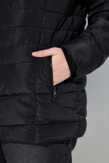 Ulla Popken 820889 Vadderad kappa Svart - Kappor - Kappor i stora storlekar