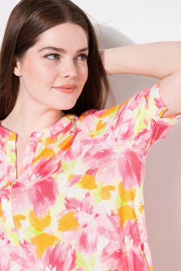Ulla Popken 836739 Blommig klänning i linmix Vit - Sommarklänningar - Sommarklänningar för kvinnor i stora storlekar