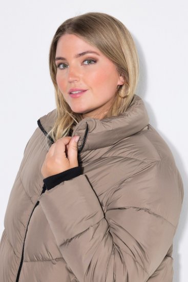 Ulla Popken 850041 Vadderad kappa Taupe - Kappor - Kappor i stora storlekar