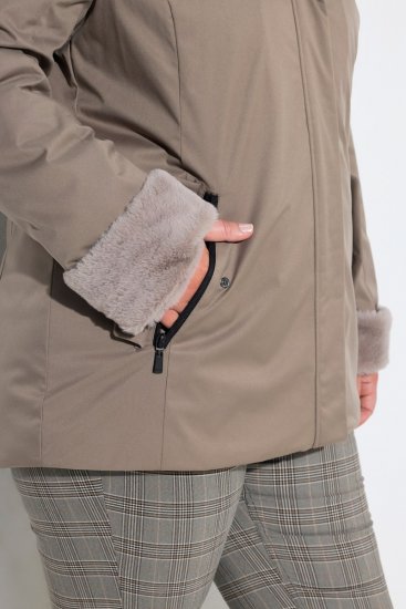 Ulla Popken 850509 Jacka i fuskpäls Taupe - Jackor - Damjackor i stora storlekar