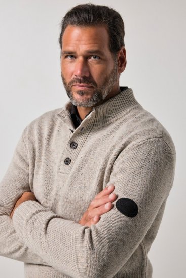 JP1880 851436 Stickad tröja med knappar i kragen Nötbrun TALL - TALL tröjor - TALL sweatshirts för långa män