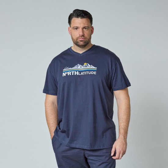 North Latitude Mountain T-Shirt V-Neck Mörkblå - T-shirts - Stora T-shirts - 2XL-14XL