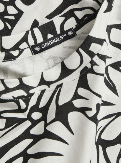 Jack & Jones JORMARBELLA T-Shirt Cloud Dancer/Black - T-shirts - Stora T-shirts - 2XL-14XL