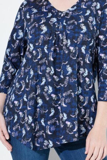 Ulla Popken Asymmetric Cowboy Boot Print Tee Dark Blue - Tryckta T-shirts för dam i stora storlekar - Tryckta t-shirts för dam