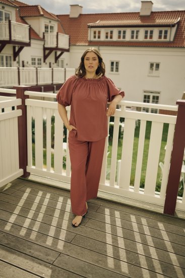 Kaffe Curve Neela Off-Shoulder Blouse Henna Brown - Blusar & tunikor - 