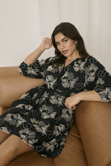 Kaffe Curve Kimmie Dress Black Chalk Embroidery - Midiklänningar - 