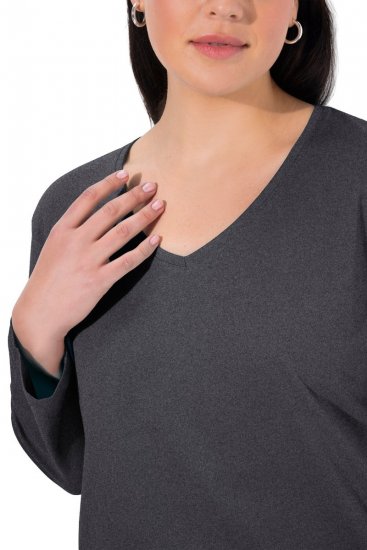 Ulla Popken Back To Basics V-Neck Relaxed Fit Cotton Tee Charcoal Grey Melange - T-shirts - T-shirts för kvinnor