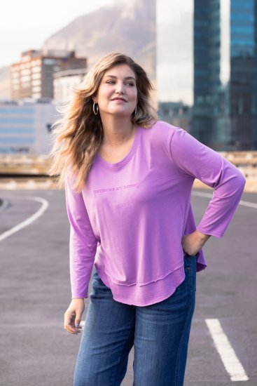 Ulla Popken Layered Look Memories Embroidered Long Sleeve Tee Amethyst - Tryckta T-shirts för dam i stora storlekar - 