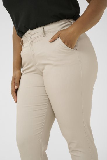 Kaffe Curve Leana Chinobyxor 7/8 Ljusgrå - Jeans & Byxor i Stora Storlekar – Plus Size - 