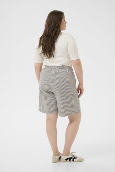 Kaffe Curve Nana Randiga shorts Midnatt/Vit randig - Jeans & Byxor i Stora Storlekar – Plus Size - 