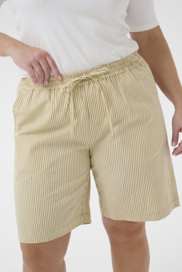 Kaffe Curve Nana Randiga shorts Chincilla/Vit randig - Jeans & Byxor i Stora Storlekar – Plus Size - 