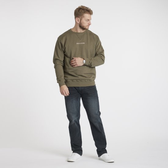 North Latitude Denim Logo Sweatshirt Dusty Olive Green TALL - TALL tröjor - TALL sweatshirts för långa män