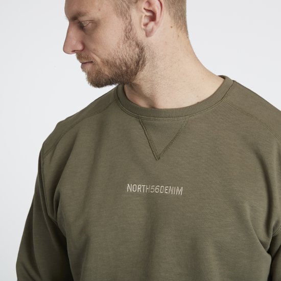 North Latitude Denim Logo Sweatshirt Dusty Olive Green TALL - TALL tröjor - TALL sweatshirts för långa män