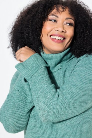 Ulla Popken Asymmetric Zipper Turtleneck Sweater Green - Collegetröjor & hoodies - Mjuka tröjor och hoodies i stora storlekar