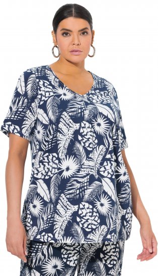 Ulla Popken Feather Print Short Sleeve V-Neck Tee Ink Blue - Tryckta T-shirts för dam i stora storlekar - 