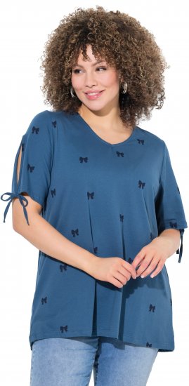 Ulla Popken Bow Print Split Sleeve Tee Indigo Denim - Tryckta T-shirts för dam i stora storlekar - 