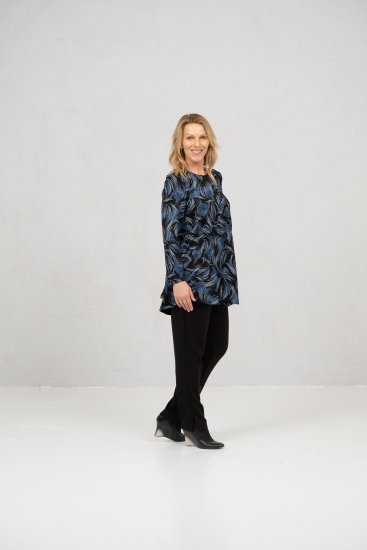 Scandinavian Caramel Swirls Tunic Blue - Tryckta T-shirts för dam i stora storlekar - 