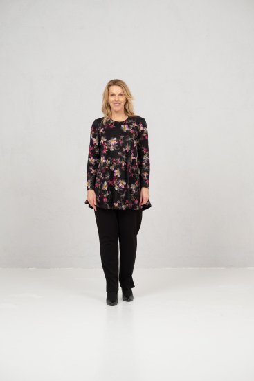Scandinavian Caramel Flowers Tunic Red and Pink - Tryckta T-shirts för dam i stora storlekar - 