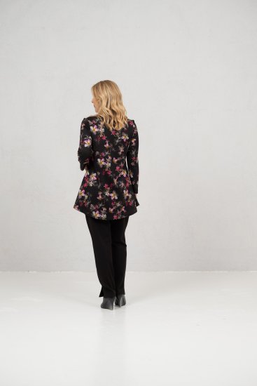Scandinavian Caramel Flowers Tunic Red and Pink - Tryckta T-shirts för dam i stora storlekar - 
