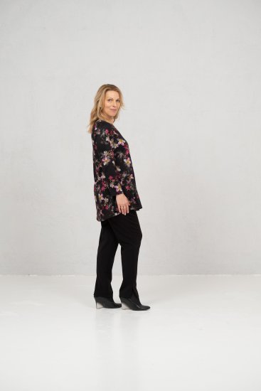 Scandinavian Caramel Flowers Tunic Red and Pink - Tryckta T-shirts för dam i stora storlekar - 